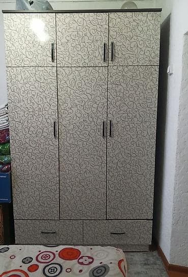 Шифоньер, шкаф для одежды, Б/у, Прямой, ЛДСП at lalafo.kg Шифоньер, шкаф для одежды, Б/у, Прямой, ЛДСП