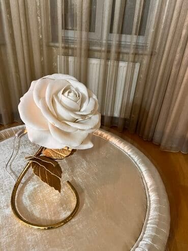 Настольный светильник “Роза” 🔥 - Декоративный светильник в форме at lalafo.kg Настольный светильник “Роза” 🔥 - Декоративный светильник в форме