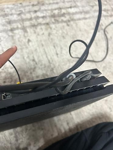 Игровая консоль Sony PlayStation 4 Pro (PS4 Pro), цвет черный, корпус at lalafo.kg Игровая консоль Sony PlayStation 4 Pro (PS4 Pro), цвет черный, корпус