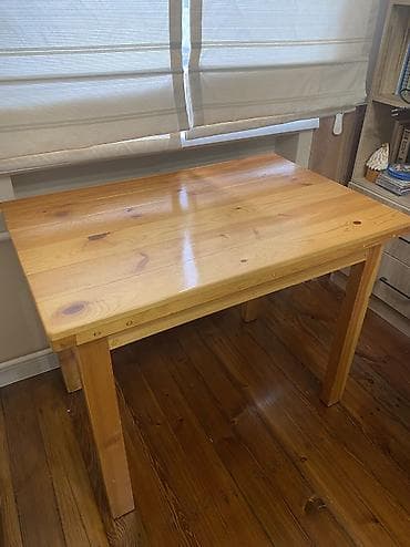 Стол из массива дерева, в отличном состоянии, очень крепкий и at lalafo.kg Стол из массива дерева, в отличном состоянии, очень крепкий и