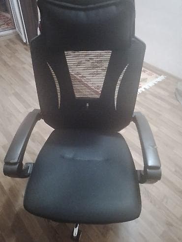 Офисное кресло, Б/у, С колесиками, цвет - Черный, Экокожа, Самовывоз at lalafo.kg Офисное кресло, Б/у, С колесиками, цвет - Черный, Экокожа, Самовывоз