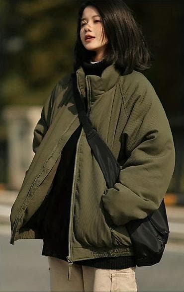 Куртка-бомбер SanMu Studios - Модель: утеплённая куртка-бомбер at lalafo.kg Куртка-бомбер SanMu Studios - Модель: утеплённая куртка-бомбер