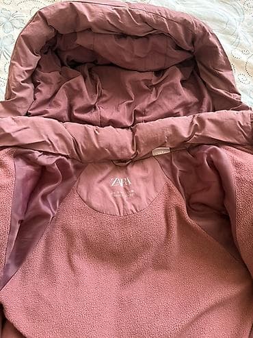 Детская зимняя куртка ZARA - Бренд: ZARA (ярлык на подкладке) - Тип at lalafo.kg Детская зимняя куртка ZARA - Бренд: ZARA (ярлык на подкладке) - Тип