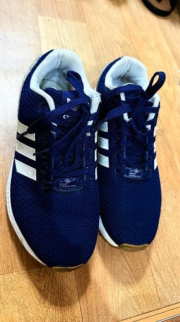 Кроссовки, 37, 38, Adidas, Б/у, цвет - Синий, Самовывоз at lalafo.kg Кроссовки, 37, 38, Adidas, Б/у, цвет - Синий, Самовывоз