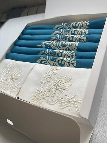 Продаётся комплект сервировочных текстильных наборов с вышивкой at lalafo.kg Продаётся комплект сервировочных текстильных наборов с вышивкой