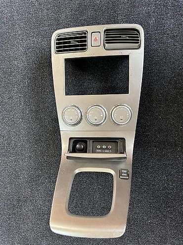 Центральная консоль Subaru 2005 г., Б/у, Оригинал, Япония at lalafo.kg Центральная консоль Subaru 2005 г., Б/у, Оригинал, Япония