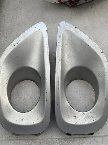 Комплект противотуманных фар Subaru Япония at lalafo.kg Комплект противотуманных фар Subaru Япония