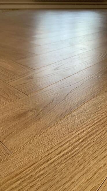 цена на паркет: Ламинат "Ёлочка" премиум качества Оптовые цены 8мм - 1250 сом за м² at lalafo.kg — 8 цена на паркет: Ламинат "Ёлочка" премиум качества Оптовые цены 8мм - 1250 сом за м² — 8