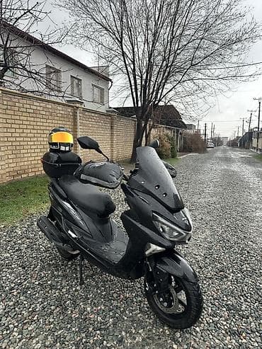 Макси-скутер Yamaha, 150 куб. см, Бензин, Б/у at lalafo.kg Макси-скутер Yamaha, 150 куб. см, Бензин, Б/у