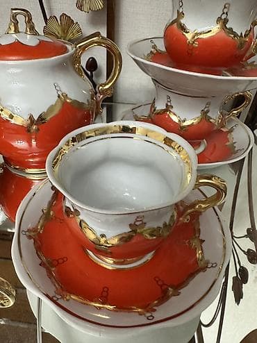 Яркий, нарядный, праздничный! Оригинальная форма предметов и обилие at lalafo.kg Яркий, нарядный, праздничный! Оригинальная форма предметов и обилие