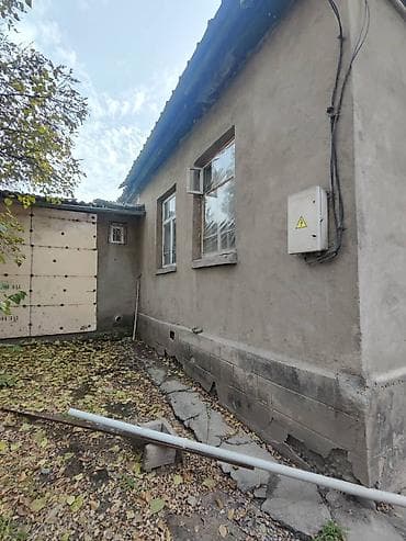 Полдома, 75 м², 4 комнаты, Собственник at lalafo.kg Полдома, 75 м², 4 комнаты, Собственник