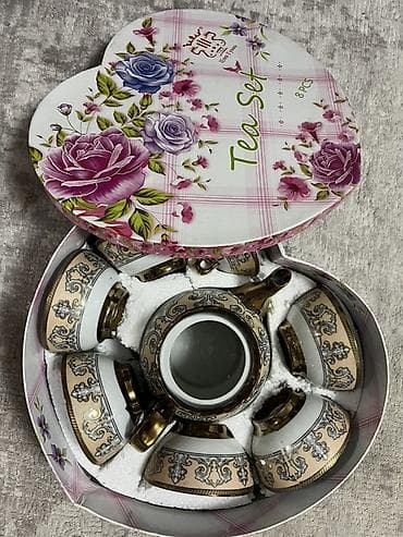 Чайник с 6 пиалками, обмен на батончик сникерса at lalafo.kg Чайник с 6 пиалками, обмен на батончик сникерса