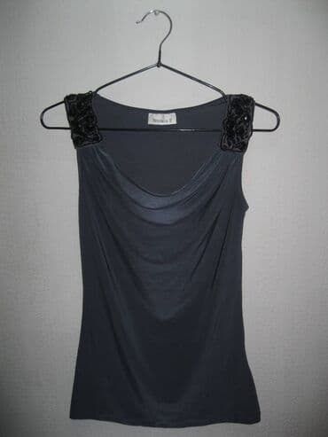 Нарядная маечка с драпированным вырезом. Мягкий струящийся at lalafo.kg Нарядная маечка с драпированным вырезом. Мягкий струящийся